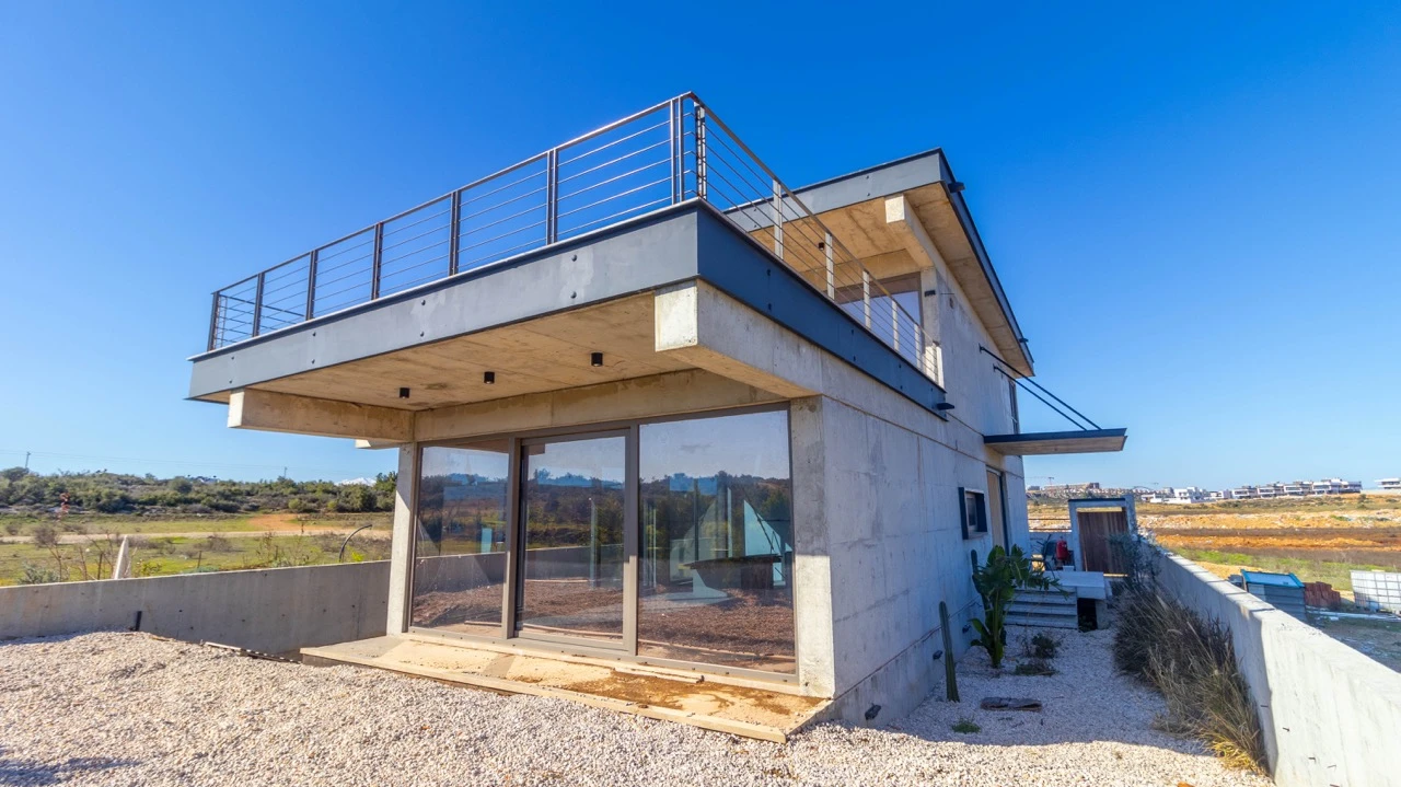 Çok Özel Mimarili 359 m2²,Lara Hille 400m2 Müstakil Havuzlu