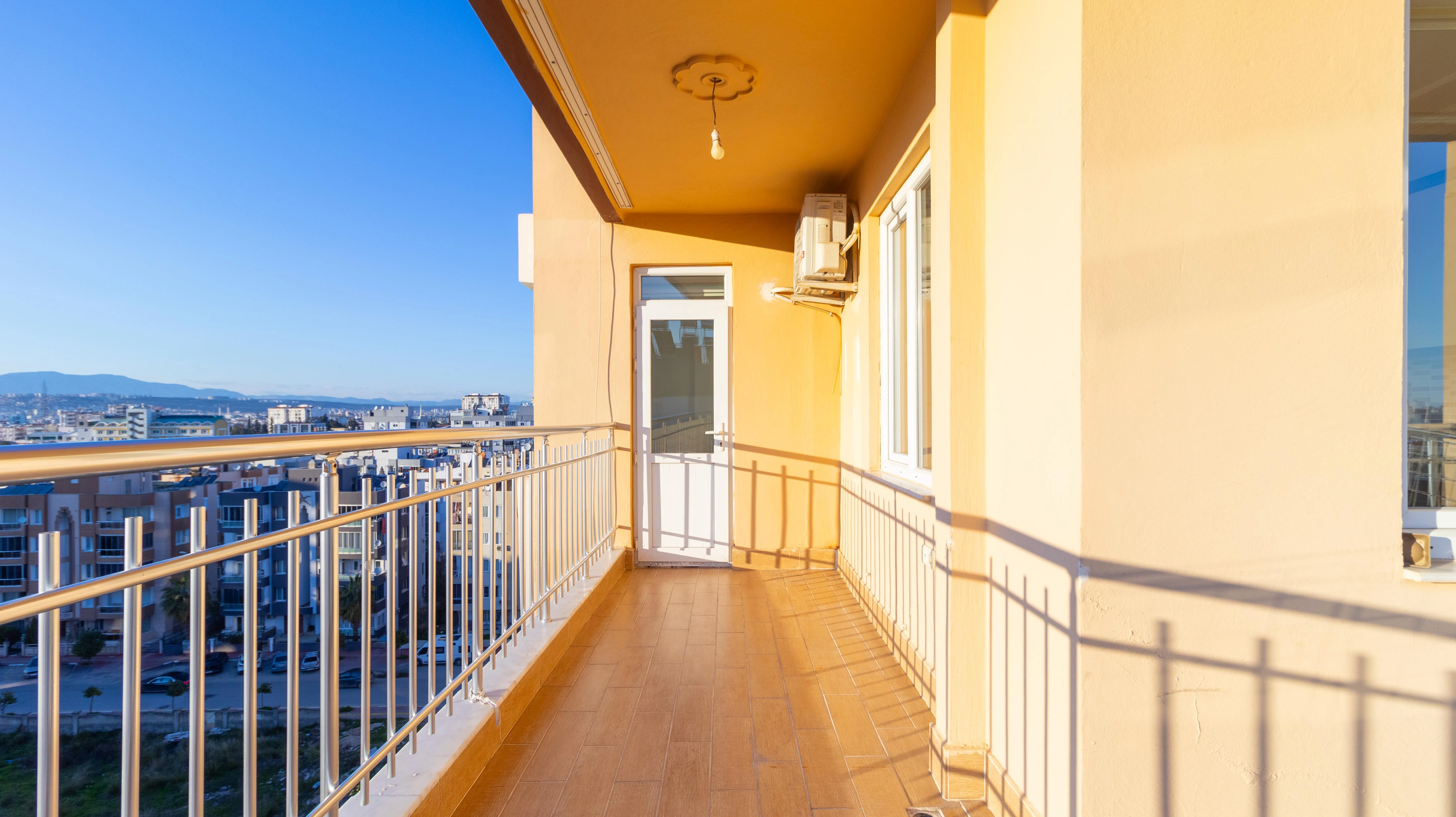 Meydan Kavagı Perge`de 215m2 Muhtesem Manzaralı Geniş Ferah 3+1