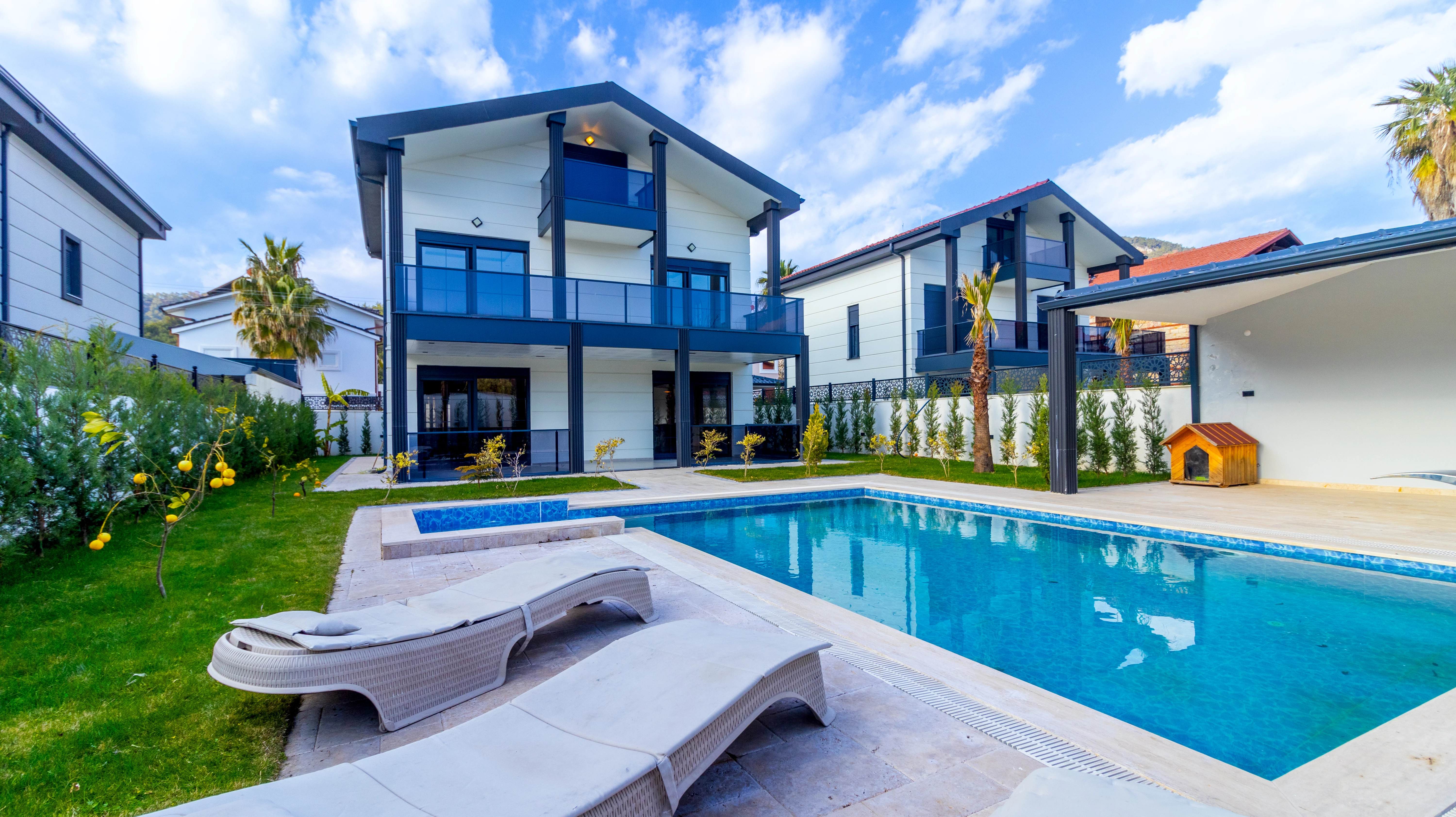 Kemer de Müstakil Havuzlu, 521m2² Arsalı, 295m2² Villa